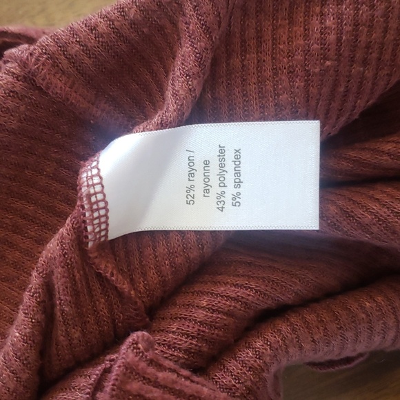 Maurice brownish red color sleeveless top size - Picture 8 of 9